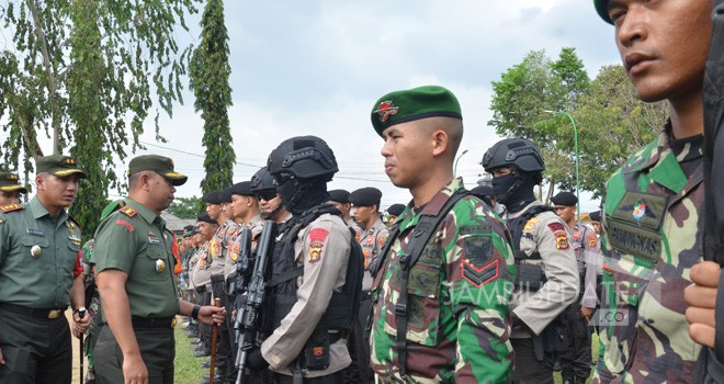 Komandan Korem 042/Gapu, Kolonel Inf Dany Budiyanto cek pengamanan kedatangan Wapres JK.