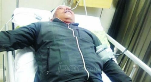 Debt Collector yang kepalanya Ditebas Kapak Berkara. Foto : Prokal / JPNN