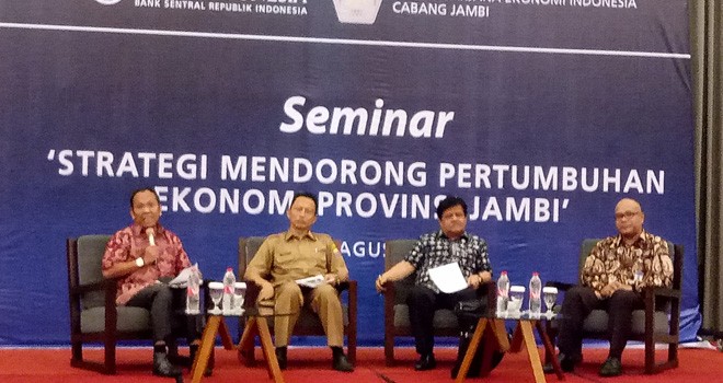 Bank Indonesia (BI) Provinsi Jambi menggelar seminar strategi mendorong pertumbuhan ekonomi Provinsi Jambi di Swiss-Belhotel, kemarin.