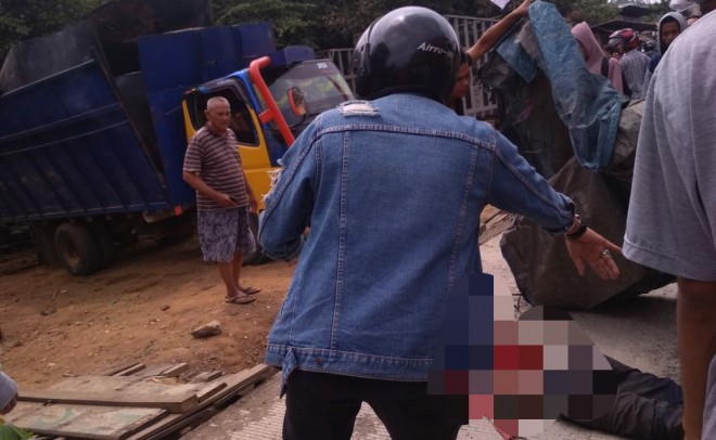 Peristiwa maut terjadi di depan Perumahan Valencia, Deaa Mendalo, Kecamatan Jaluko, Kabupaten Muarojambi.