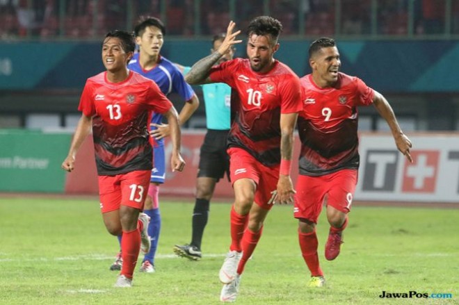 Indonesia wajib meraih kemenangan saat menghadapi Laos, Jumat (17/8) malam WIB (Chandra Satwika/Jawa Pos)