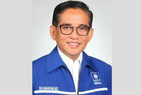 H Bakri.
