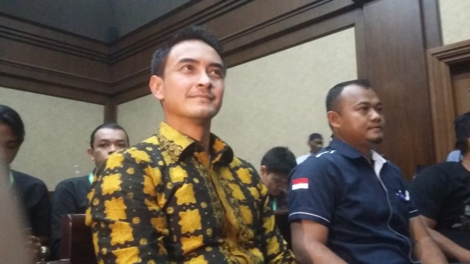 Gubernur Jambi nonaktif, Zumi Zola saat menjalani persidangan di Pengadilan Tindak Pidana Korupsi (Tipikor) Jakarta.
