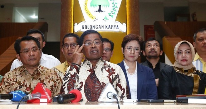 Surat yang berisi nama-nama di struktur kepengurusan Partai Golkar yang baru, beredar. Idrus Marham ditunjuk jadi Mensos.