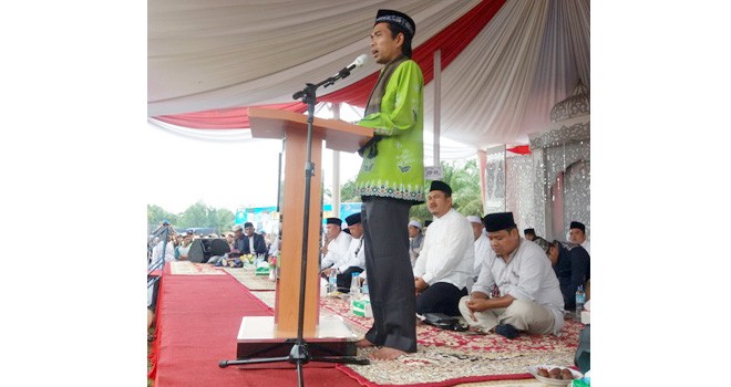 UAS mengisi tabligh akbar di Dusun Lingga Kuamang, Kecamatan Pelepat Ilir