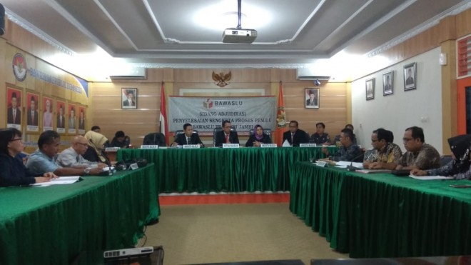 DPW PAN Provinsi Jambi menjalani sidang ajudikasi penyelesaian sengketa proses Pemilu, selasa (27/8). 