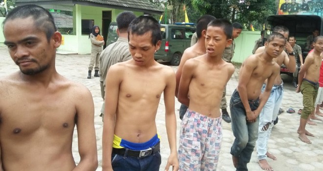 Belasan anak punk dan anak jalanan, yang terjaring razia Rabu (29/8).
