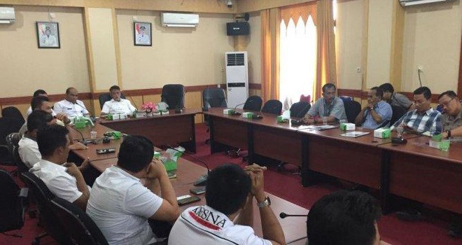 Akhirnya, konfli lahan yang terjadi antara Kelompok Tani Karya Makmur dan Koperasi  Bersatu Arah Maju, di Sungai Gelam diselesaikan oleh Pemkab Muarojambi.