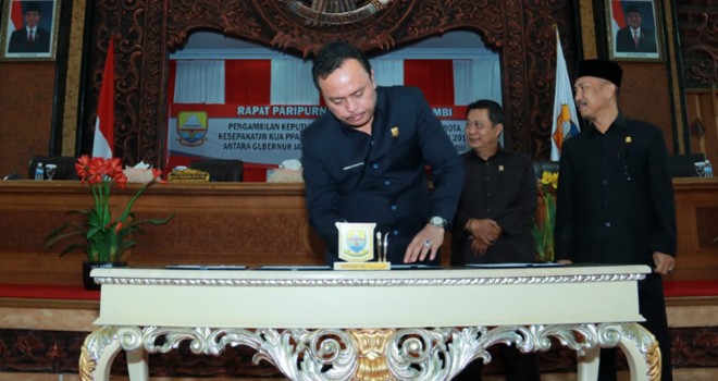 Paripurna penandatanganan Nota Kesepakatan Kebijakan Umum Anggaran dan Prioritas Plafon Anggaran Sementara (KUA-PPAS) Tahun Anggaran 2019, Selasa(4/9).