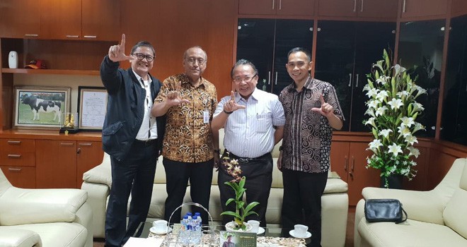Staf khusus pimpinan DPR RI, Dipo Nurhadi Ilham bersama Pending Dadih Permana, Ditjen PSP dikantor Kementan RI, Selasa (4/9) kemarin.