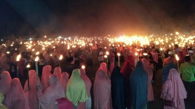 Pawai obor masyarakat pemenang