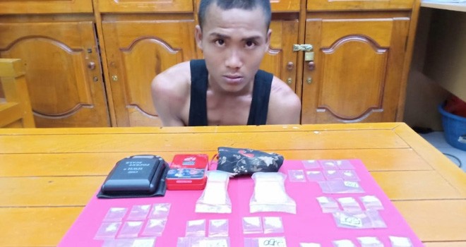Tersangka dan barang bukti yang diamankan Satuan Resnarkoba Polres Tebo.
