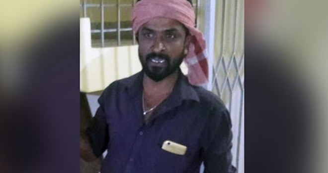 Satish yang masih berusia 30 tahunan mengaku nekat menggorok Roopa karena memergoki istrinya sedang bersama pria lain. (NDTV)