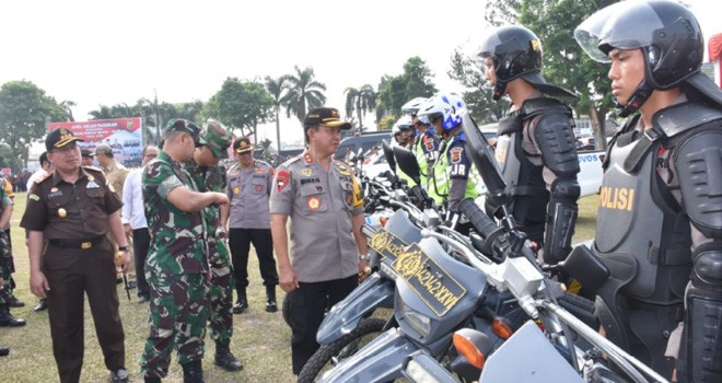 Kapolda Jambi, Irjen Muchlis AS saat Pimpin Apel Gelar Pasukan Operasi Mantap Brata 2018.