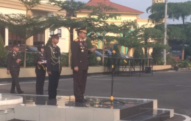 Polda Jambi saat menggelar upacara Hari Kesaktian Pancasila.