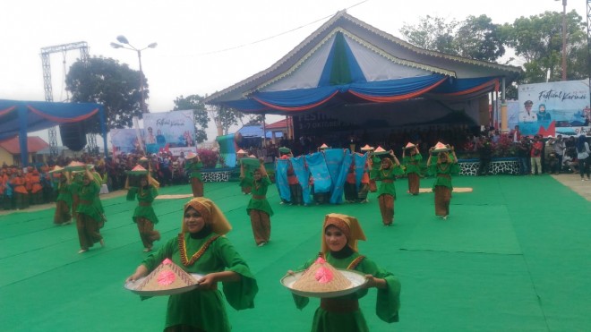 Penampilan penari Tari Sudah Tuai.