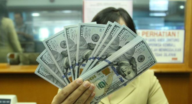TEMPAT PENUKARAN UANG (ISSAK RAMADHAN/JPC
