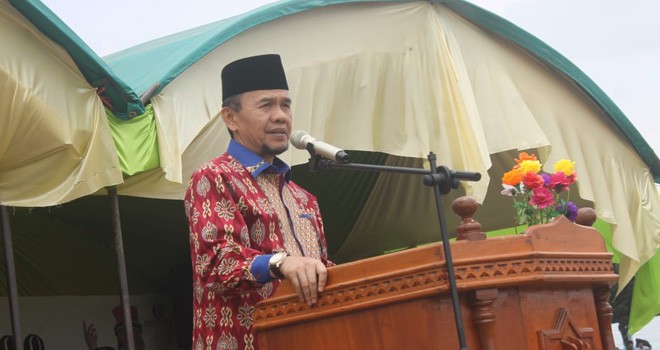 Bupati Kerinci, Adirozal.