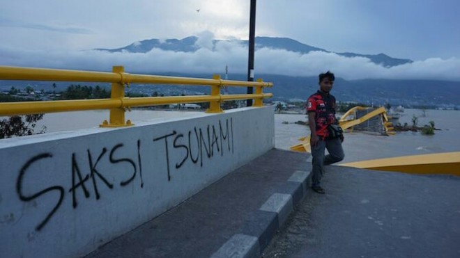Jembatan IV atau yang lebih dikenal dengan nama Jembatan Ponulele merupakan salah satu ikon pariwisata Kota Palu. Salah satu infrastruktur penghubung yang diresmikan oleh Presiden RI ke-6 Susilo Bambang Yudhoyono (SBY) 12 tahun lalu. (Ridwan/JawaPos.com)