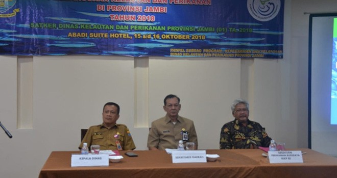 Dari kiri Kadis DKP Provinsi Jambi, Sekda dan Sesditjen Perikanan Budidaya KKP RI.