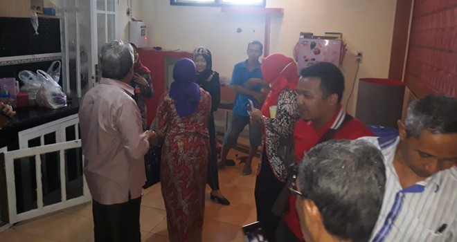 Pemkab Tanjab Barat saat melakukan sidak di Rumah Makan Restoran dan Hotel.