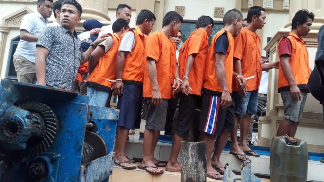 Polda Jambi Amankan 8 Pelaku Pengeboran Minyak Ilegal.