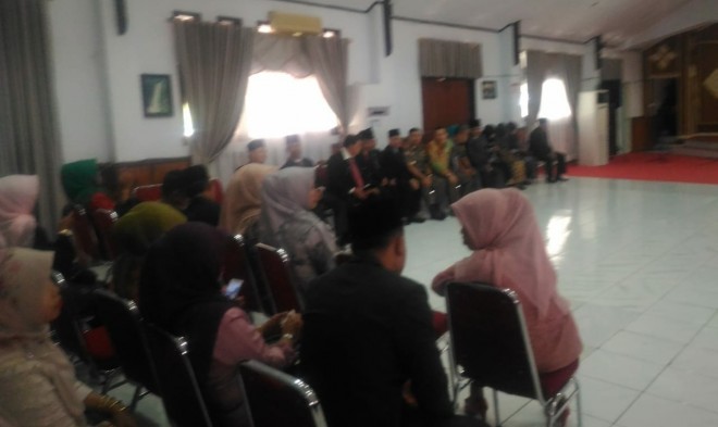 Sejumlah pejabat eselon III dan VI yang dilantik.