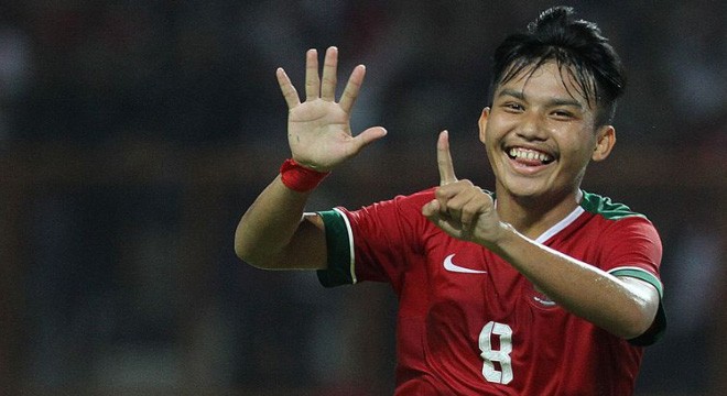 WITAN SULAIMAN MENYUMBANG DUA GOL TIMNAS INDONESIA YANG SUKSES MENGALAHKAN TAIWAN 3-1.