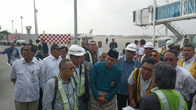 Komisi V DPR RI, saat mendarat di Bandara Sultan Thaha Jambi, Kamis (18/10).