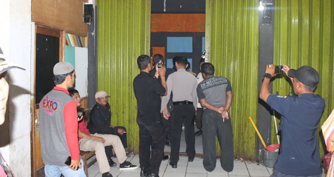 Kincay Plaza saat di lakukan razia oleh tim gabungan yang terdiri dari Koramil Kota Sungai Penuh, Kapolsek Kota Sungai Penuh, Satpol-Pp Sungai Penuh dan Kabid Pasar Kota Sungai Penuh, pada Jumat (19/10).