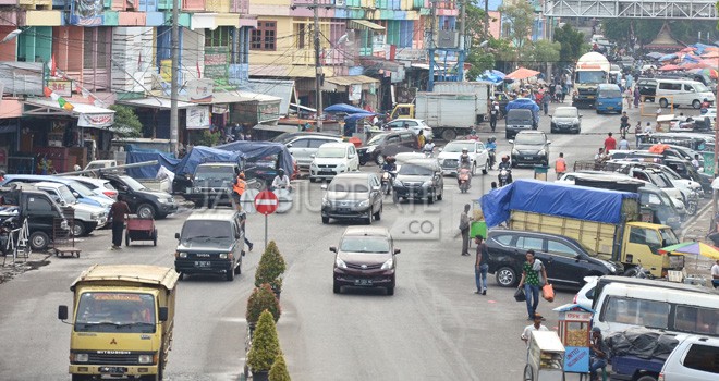 Lokasi jalan yang sering macet di Kota Jambi. Macet di jalan tersebut sering terjadi pada pagi, siang dan sore hari.