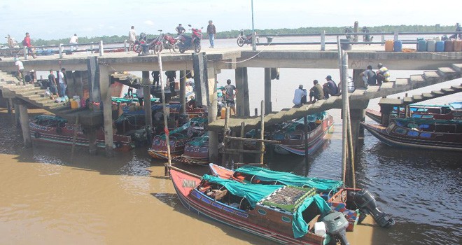 Pelabuhan di Kuala Tungkal.