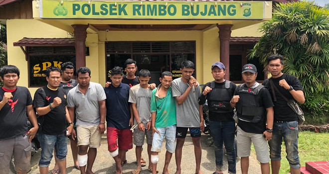 Tiga gembong kriminal di kawasan Tebo yang berhasil diamankan anggota Satreskrim Polres Tebo, Kamis (1/11).