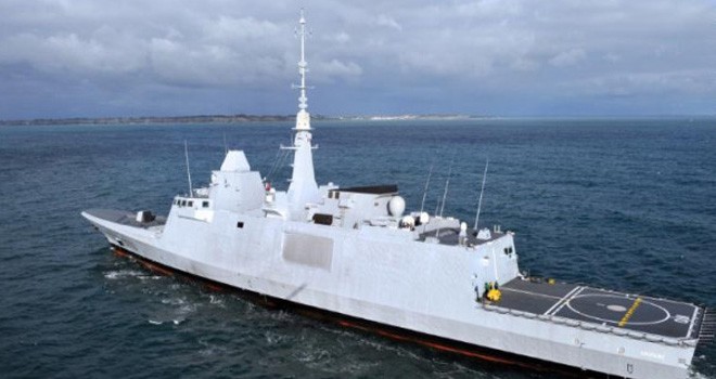 Kapal Frigate milik Prancis Aquatine. Foto : CNN