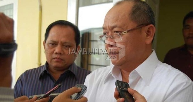 Bupati Sarolangun, H Cek Endra.