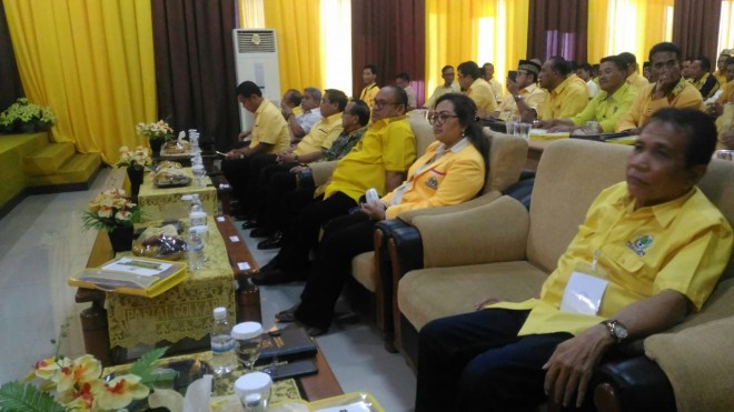 PEMILU : Poliitisi senior Golkar, Akbar Tandjung ketika menghadiri Rakornis DPD I Golkar Jambi dan Kabupaten/kota, Sabtu (24/11) kemarin.