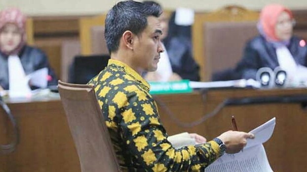 Zumi Zola saat menjalani sidang dakwaan di Pengadilan Tipikor, Jakarta, beberapa waktu lalu. Foto Fedrik Tarigan/Jawa Pos