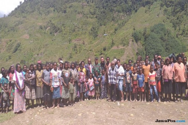 Ibadah bersama warga Distrik Mbua (Istimewa)