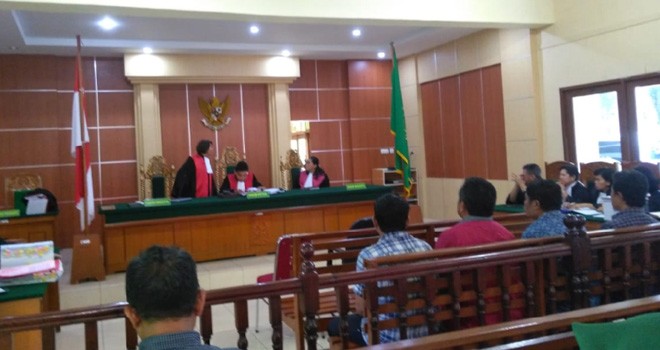Suasana sidang empat terdakwa kasus Proyek Pembangunan Embung Tebo di Pengadilan Tipikor Jambi, Rabu (12/12).