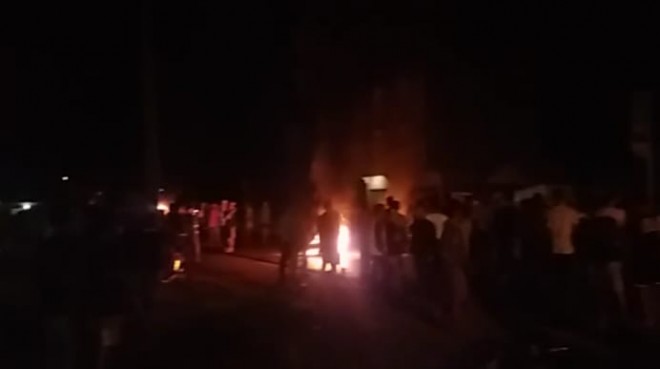 Ricuh Sepak Bola Jalan Lintas Sumatera di Kecamatan Pamenang.