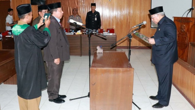Bupati Tanjab Barat Lantik Kepala Dinas Perpustakaan dan Kearsipan.