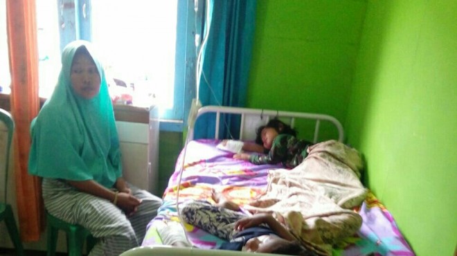 Warga korban keracunan makanan tanjabbar. 