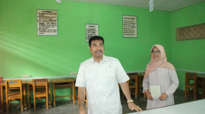 SAH saat Melihat Ruang Kelas Baru. 