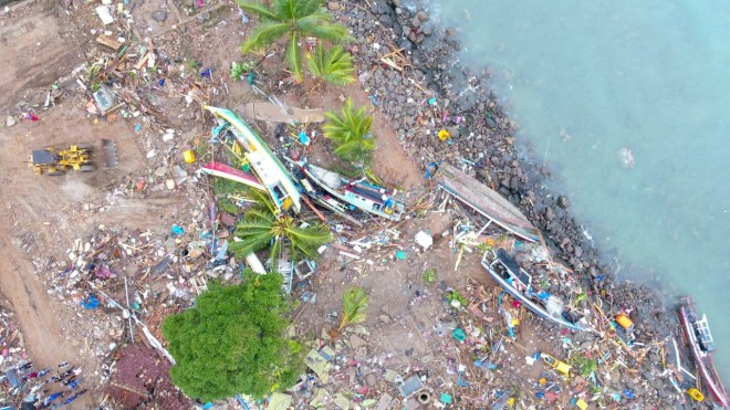 Kondisi paska Tsunami di Lampung. Foto : DRONE RADAR LAMSEL