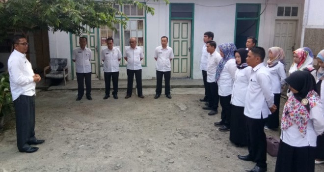 Sekda Sungai Penuh, Munasri Msi MH, saat melakukan Sidak. Foto : Gusnadi / Jambi Update