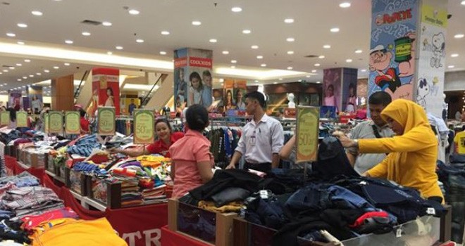 Jelang akhir tahun Jamtos mengadakan program Lat Night Sale. Foto : Ist