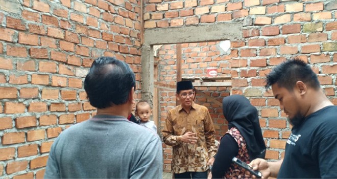 H Bakri saat Temui Masyarakat Penerima BSPS Strategis. Foto : Ist