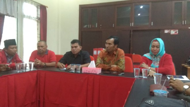 Jumpa pers DPD PDI Perjuangan. Foto : Faizarman / Jambiupdate