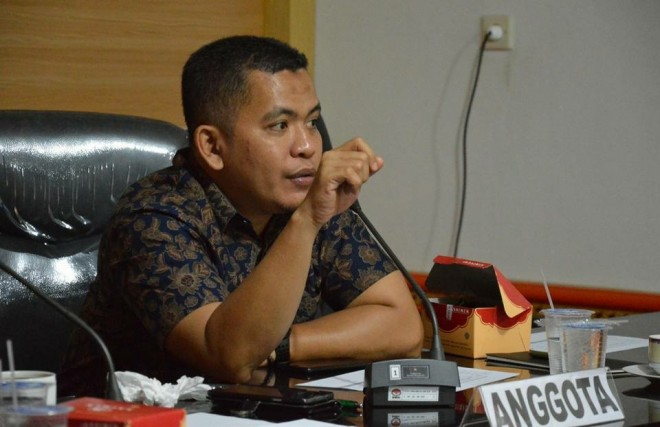 Pimpinan Bawaslu Provinsi Jambi, Wein Arifin memberikan pengarahan pada jajaran untuk menghadapi pemilihan umum (Pemilu) 2019. Foto : Ist For Jambiupdate