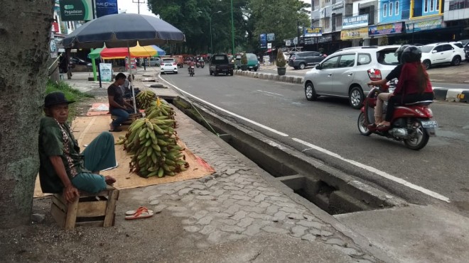 Tampak pedagang jagung di sejumlah kawasan di wilayah Kota Jambi.